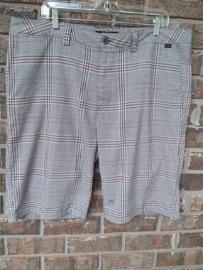 Travis Mathew Golf Shorts Mens Size 38 Red Gray Plaid Stretch Preppy Outdoors
